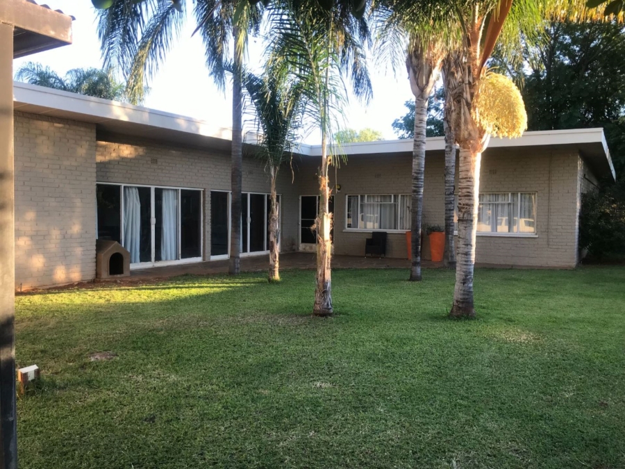 4 Bedroom Property for Sale in Middelpos Northern Cape